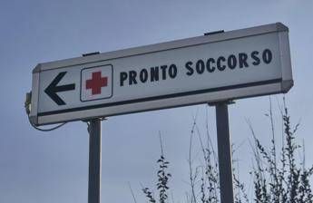 Messina, donna getta acido contro il suo avvocato: il legale è grave in ospedale