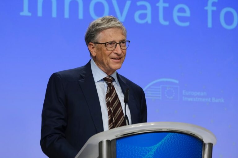 Microsoft compie 50 anni: dalla rivoluzione dei PC all’intelligenza artificiale