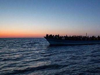 Migranti, Philp (Tory): “Se centrodestra europeo non si compatta, popolo sosterrà partiti estremisti”