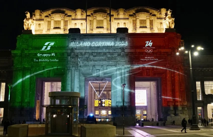 Milano-Cortina 2026, un anno all’inizio dei Giochi invernali. Milano Centrale si illumina