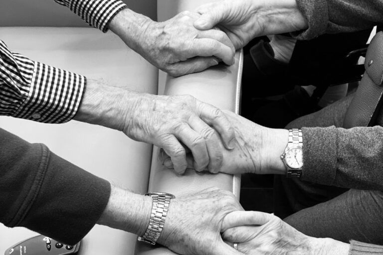 “Momenti di vita”, il concorso fotografico nelle RSA
