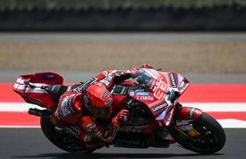 Motomondiale, oggi Gp Indonesia: Fernandez al comando su Bezzecchi e Marquez – Diretta