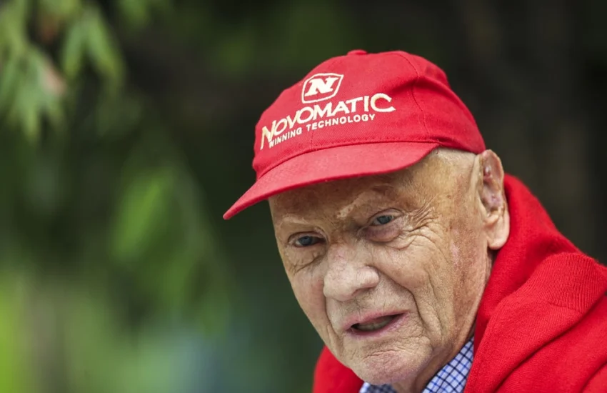 Niki Lauda, l’uomo che tornò in pista (e in vita) dopo un incidente mortale