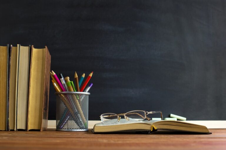 OCSE, insegnanti italiani pagati poco e in maggioranza over 50
