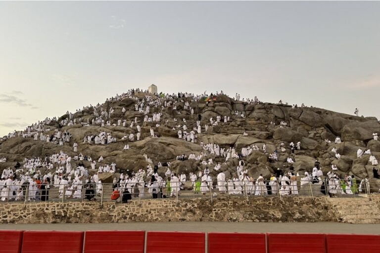 Oltre 900 pellegrini morti alla Mecca per il caldo: anziani e donne i più colpiti