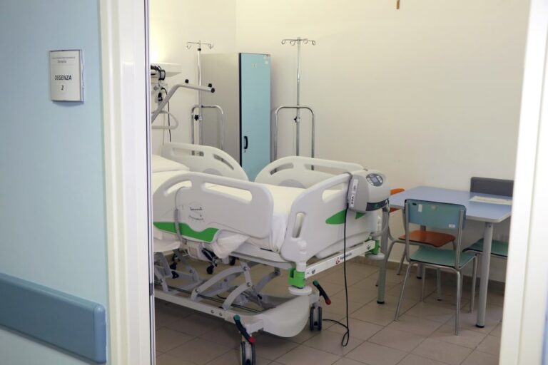 Ospedali, più ricoveri ma non si raggiungono i livelli pre-Covid