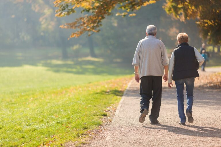 Over 85: camminare dieci minuti al giorno per mantenersi in salute