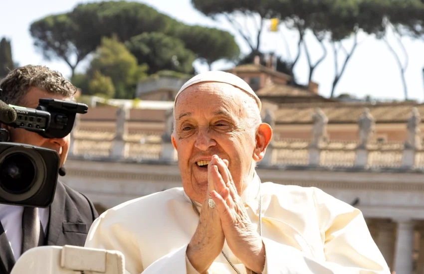 Da TikTok alla tv, dal Tg a Sanremo: Francesco, il Papa che voleva parlare a tutti