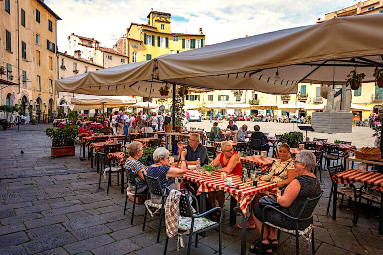 Causa Covid, in Italia più pensionati che lavoratori