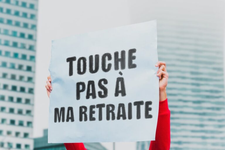 In Francia, lo sciopero per le pensioni chiude il Louvre