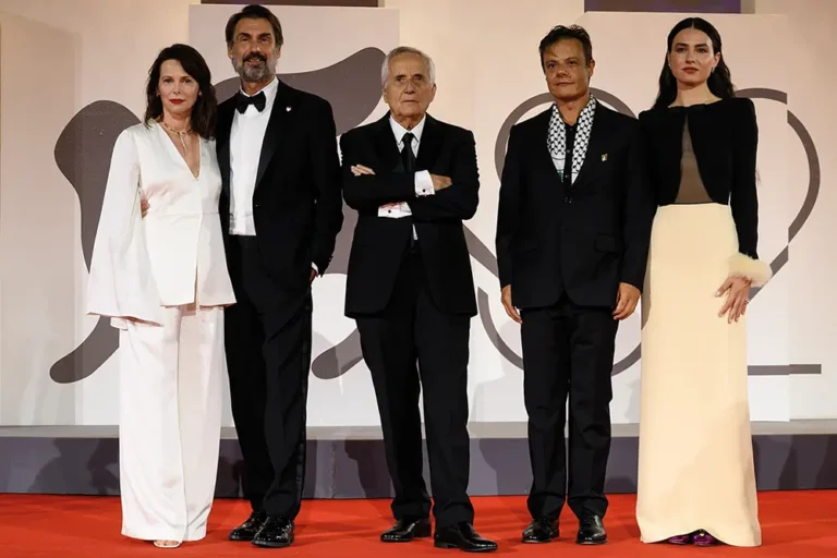 Gifuni e Bellocchio raccontano Tortora nella serie tv: «Un’odissea che parla ancora al nostro presente»