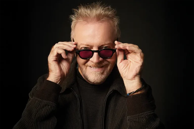 L’Ultima Notte Rosa di Umberto Tozzi: «Addio ai live ora sogno un musical con le mie canzoni»