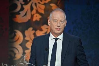 Peter Gomez confessa: “Ho la sindrome dell’impostore. L’amore? C’è, lei è molto più giovane di me”