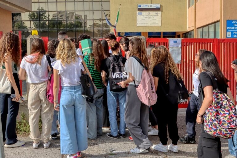 Piacenza, nasce la prima scuola media senza voti d’Italia
