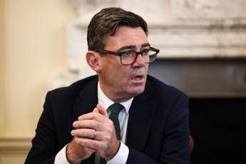 Premier League, Burnham chiede il ritorno degli alcolici sugli spalti