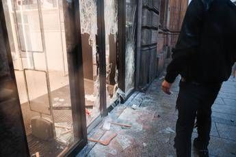 Proteste Milano, l’esercito dei minori in piazza: il più giovane identificato negli scontri ha 11 anni