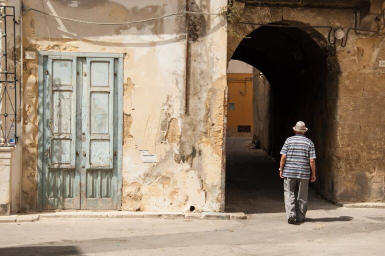 Rapporto Istat 2023: una popolazione sempre più anziana