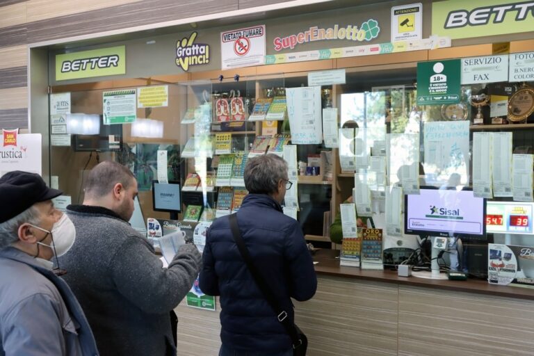 Rapporto Lottomatica-Censis: i senior più moderati nel gioco