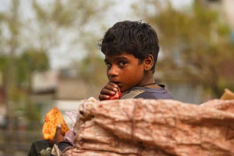 Rapporto Oxfam: sempre di più i miliardari ma metà del mondo è in povertà