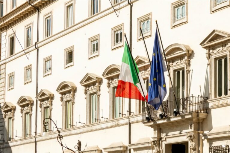 Le rilevazioni di SWG: siccità, crisi di governo e lotta alla mafia