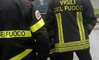 Roma esplosione in palazzina a Ostia: un ferito