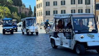 Roma invasa dalle golf car, una giungla senza regole né sicurezza: l’inchiesta Adnkronos