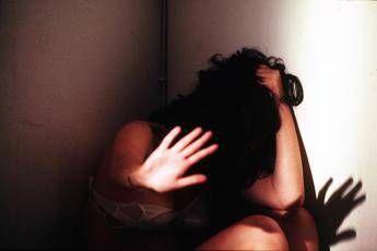 Roma, violenza sessuale su 12enne: arrestato il cugino 50enne del padre
