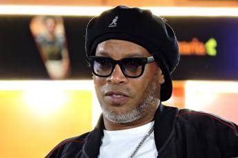 Ronaldinho, conto alla rovescia per l’esordio con il Ravenna, derby con il Forlì accende i sogni dei tifosi