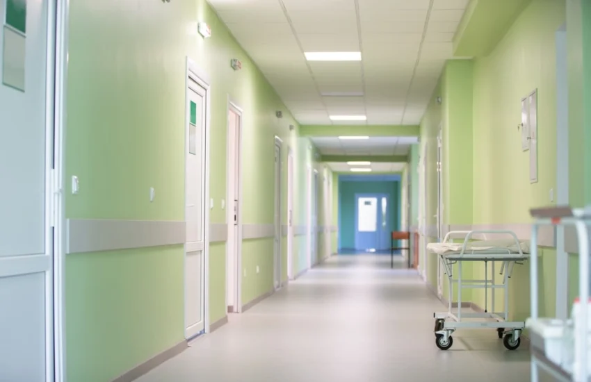 Sanità, dieci anni di tagli: 10.000 posti letto in meno e 70 ospedali chiusi