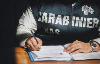Schiaffi, insulti e violenza sessuale ad anziane in Rsa di Milano: interdetti 3 operatori sociosanitari