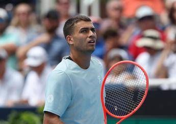Sinner assente, Cobolli in piena corsa, Djokovic accelera: come cambia la race per le Atp Finals