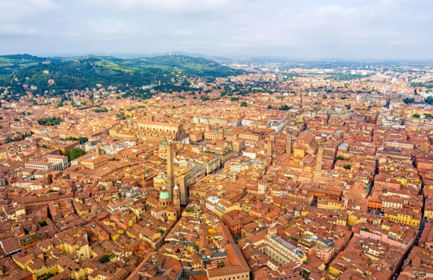 Smart City Index 2025: Bologna al top delle città italiane più innovative