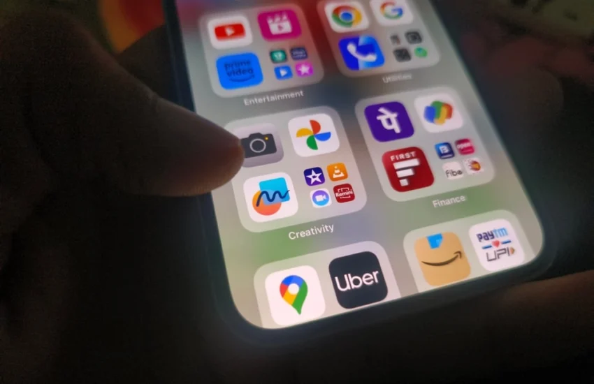 Tecnologia e declino cognitivo: perché gli over 50 dovrebbero usare di più lo smartphone