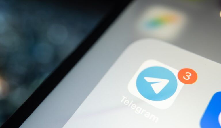 Yayagram, l’invenzione spagnola che porta Telegram dai nonni