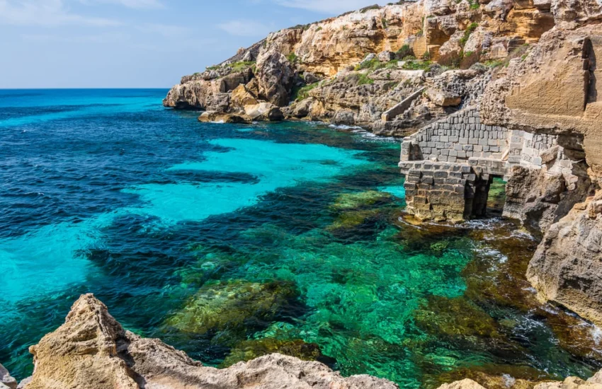 The Odyssey, Ulisse sbarca nel mare di Sicilia
