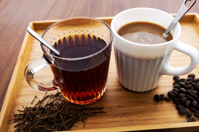 Tè e caffè contro l’ictus. Lo studio sulle bevande della prevenzione