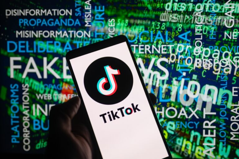 TikTok e fake news: in prima linea contro la disinformazione