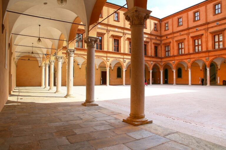 Anziani in strutture private: arrivano i contributi di “Trame d’argento”