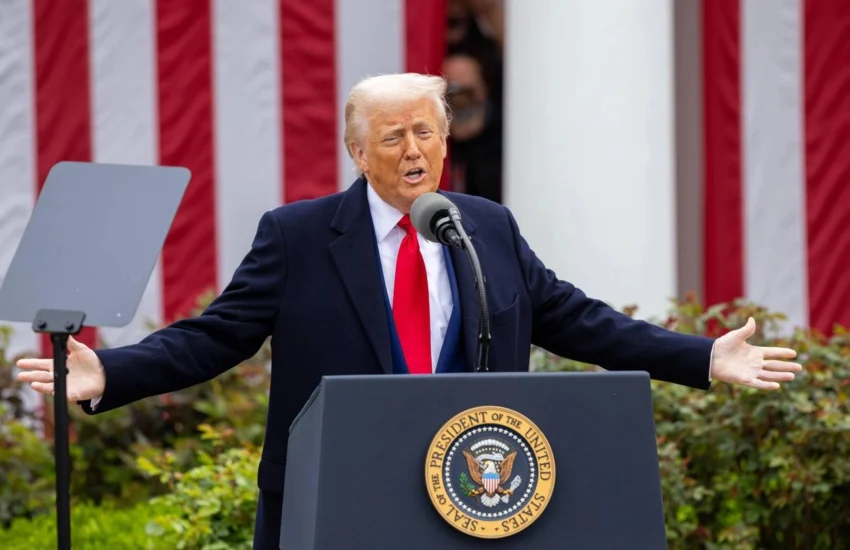 Trump rilancia la guerra dei dazi: l’Europa risponde