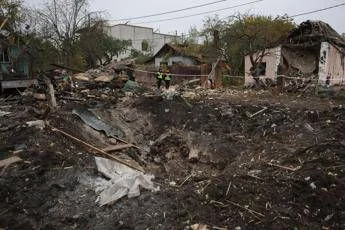 Ucraina, Zelensky in polemica con Witkoff: “Tre ondate di missili balistici lanciati dagli ‘umanitari’ russi”