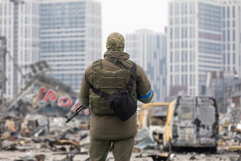 Ucraina, due anni di guerra: 10.500 vittime civili e 6,5 milioni di rifugiati