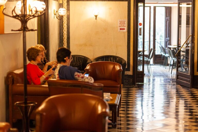 Ultracentenari a Barcellona: sono oltre 1000