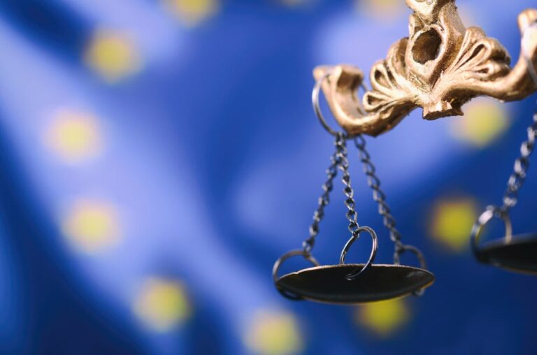 Uniti verso una società più giusta