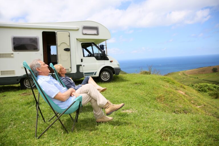 Vacanze in camper, passione degli over 50 e dei giovani nomadi digitali