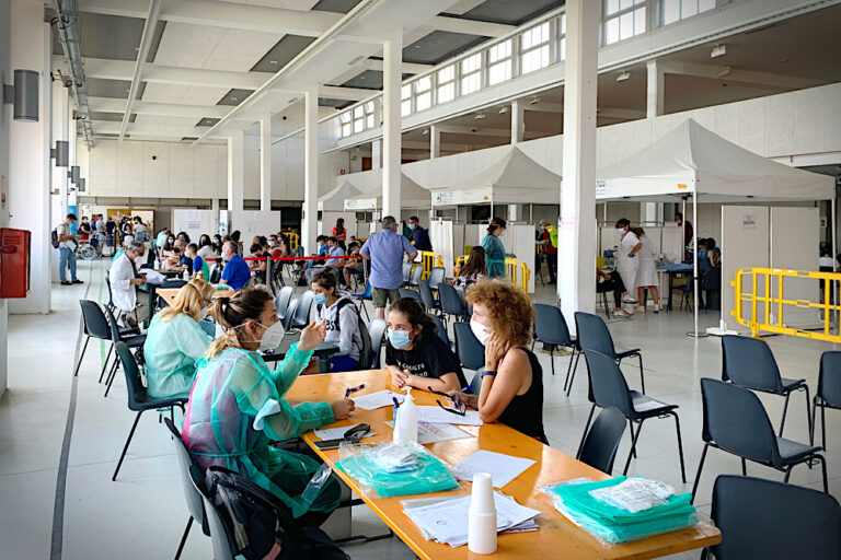 Covid 19, raddoppiano i vaccinati over 50