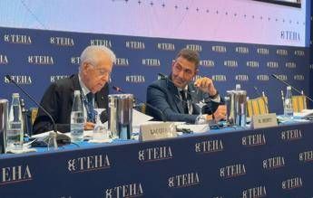 Vannacci-Monti, a Cernobbio il confronto fra due mondi lontanissimi: uno legge, l’altro fa scintille