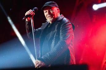 Vasco Rossi, Diego Spagnoli se ne va: “Abbiamo avuto una discussione sul palco, mi dispiace”