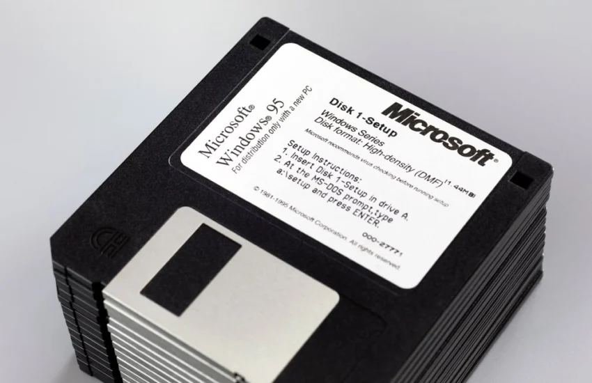 Trent’anni di Windows 95, quando Microsoft portò un pc in ogni casa