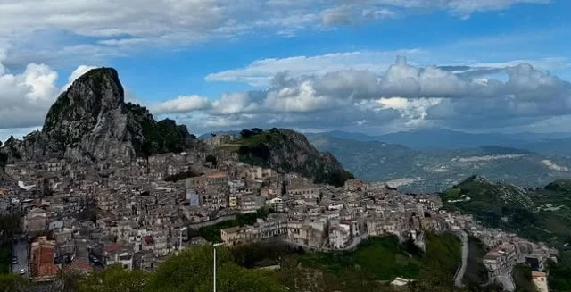 Caltabellotta, il borgo siciliano che vuole diventare una nuova Blue Zone