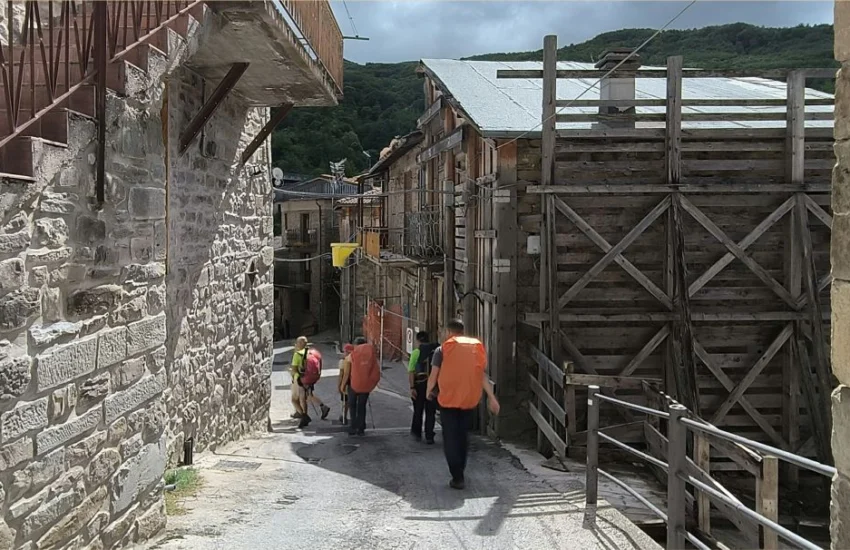 Cammino nelle Terre Mutate, un turismo dal basso per rilanciare i territori colpiti dal sisma